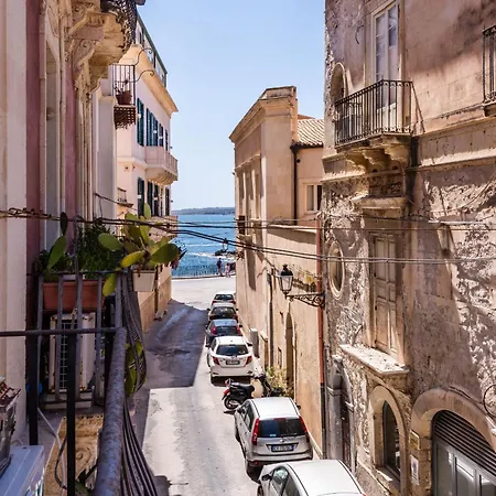 Apartment Palazzo Bozzanca By Wonderful Italy *